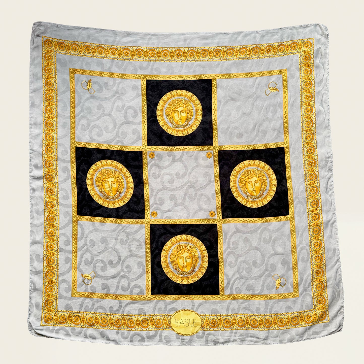 Basile vintage zijden sjaal